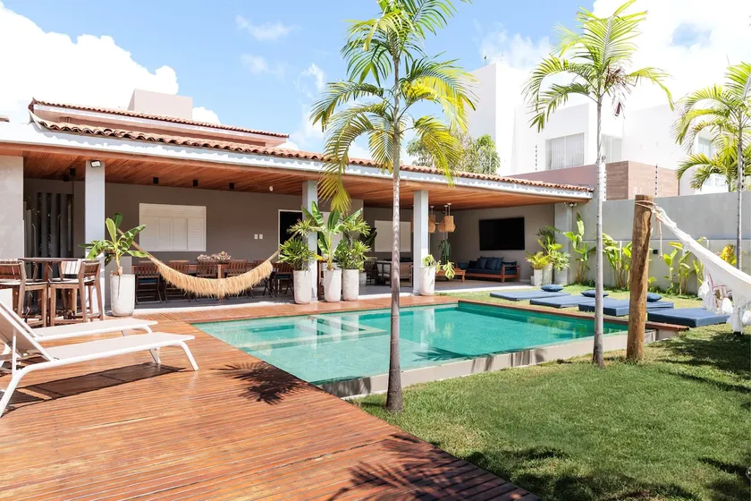 Luxury Home with Chef and Services - Image 1