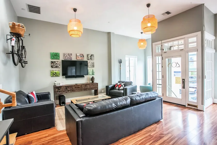 Artist Apartment in Downtown Hood River - Image 1