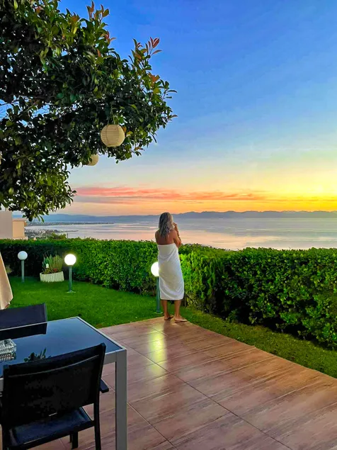 Harris elegant house superb view near airport - Image 1