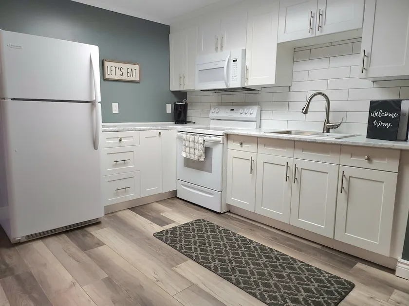 Modern Basement Suite with Jacuzzi + Pool Table - Image 1