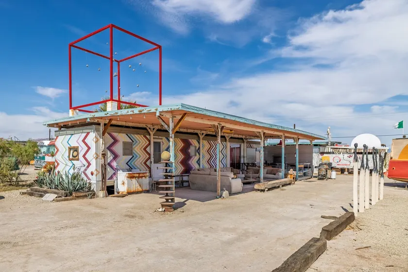 The Zigzag House, Bombay Beach - Image 1