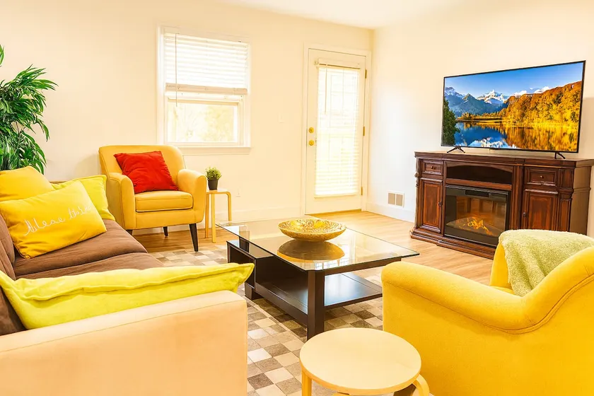 Charming | Tysons | Central | 4 bd 3 bth - Image 1