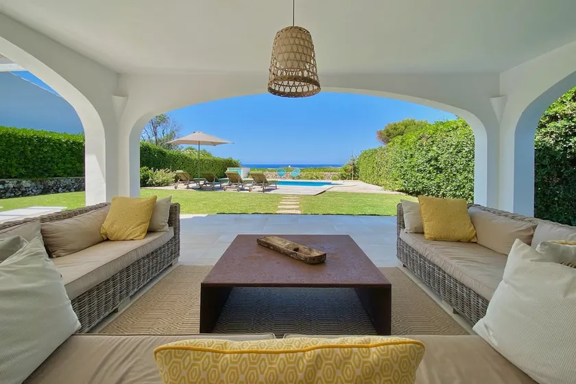 Villa med pool och havsutsikt, Binidalí, Menorca - Image 1