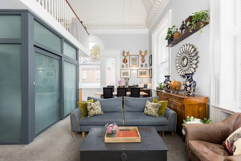 30ft high ceilings, huge windows inc parking - Image 1