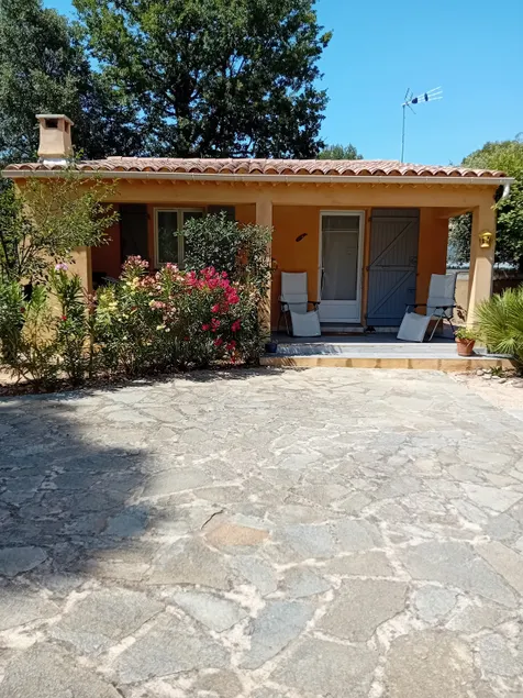 Provencal Chalet; 45 m²: 2 Adults + 2 Children. - Image 1