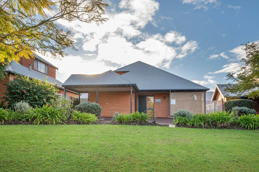 Pelican Cottage - Image 1