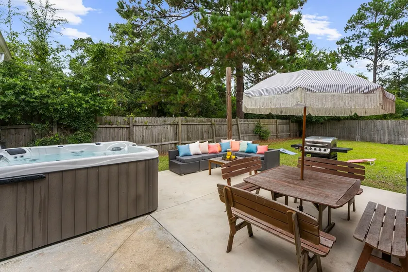 The Park Circle Hideaway - Hot Tub & Chill - Image 1