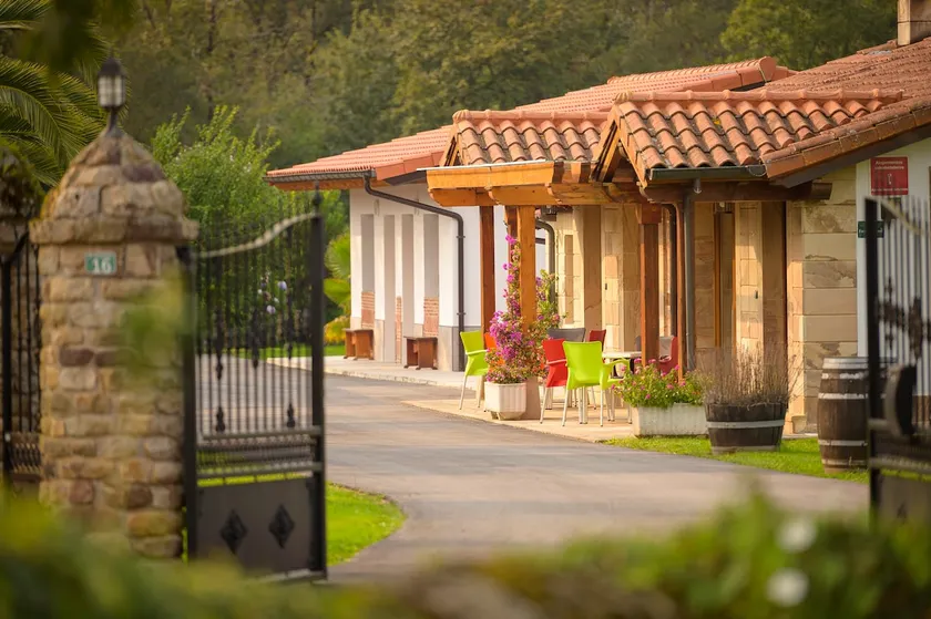 House+Rated Cantabria El Puentuco Piscina 365/ - Image 1