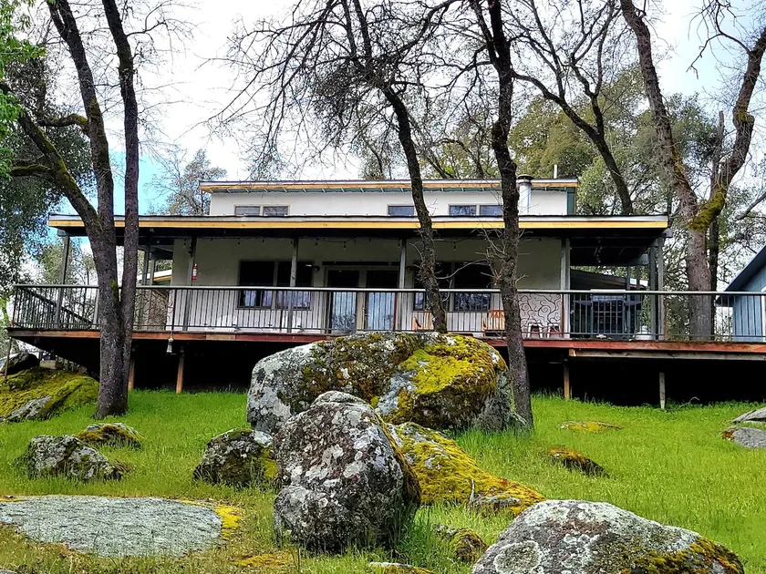 Mossyrock Strawbale Farmhouse Near Yosemite & Town - Image 1