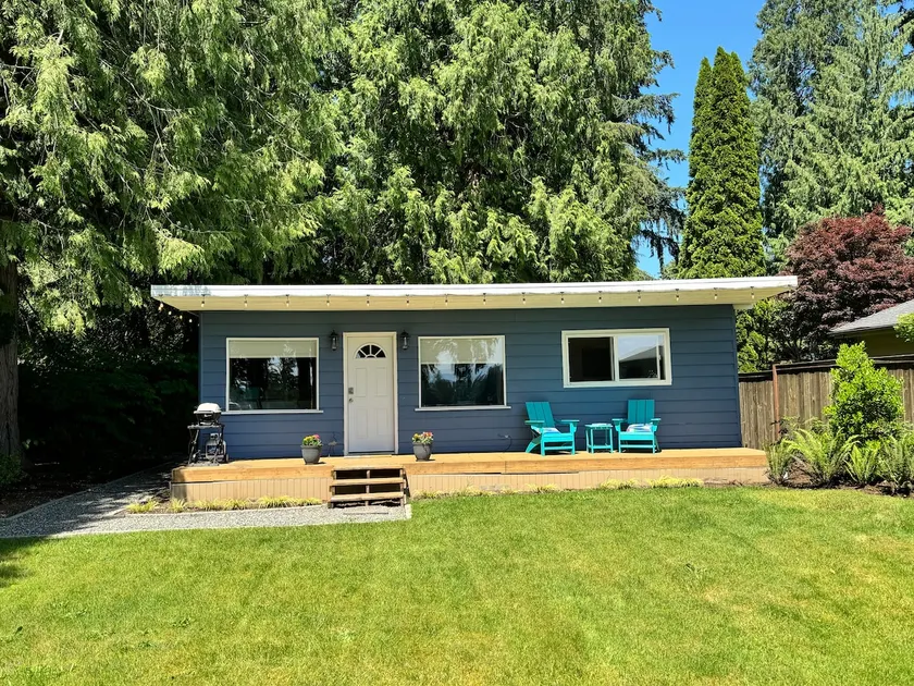 Lakefront Cedars - Cozy 1 bd Waterfront Cottage - Image 1
