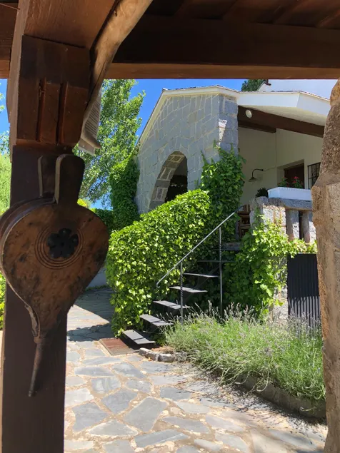 House with a garden and pool between Madrid and Segovia - Image 1