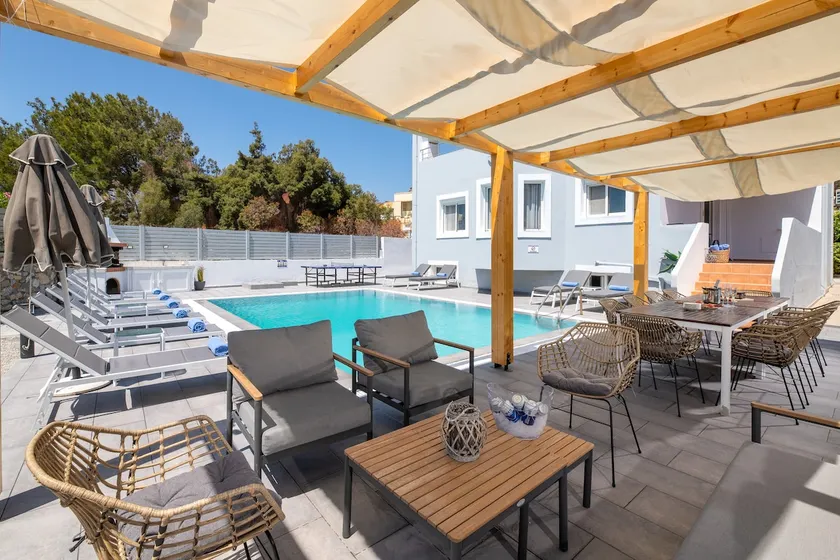 Villa Bella with Private Pool and Hot Tub - Image 1