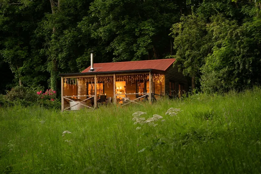 Luxury Off-Grid Cabin with Outdoor Bath in Scotland - Image 1