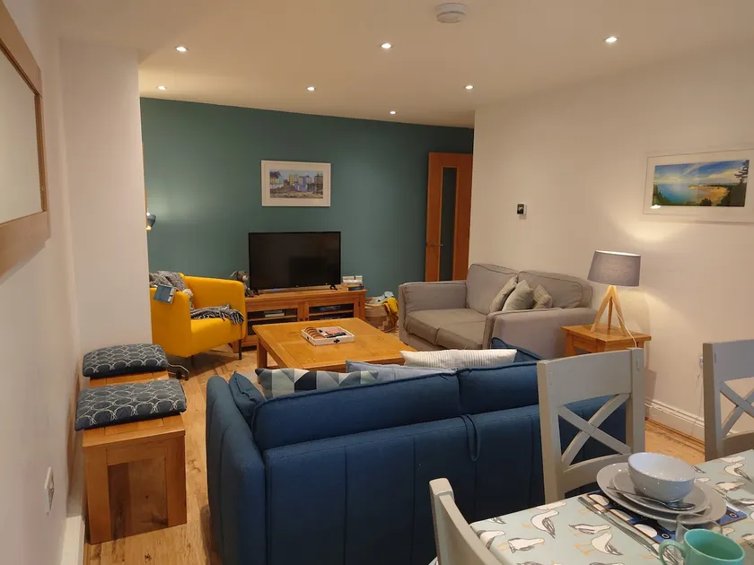 Stylish flat in central Tenby & free parking - Image 1