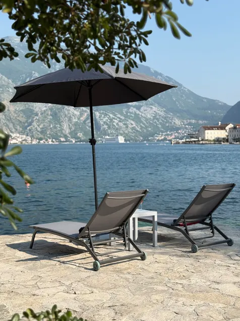 Seafront apartment Vujovic - Image 1