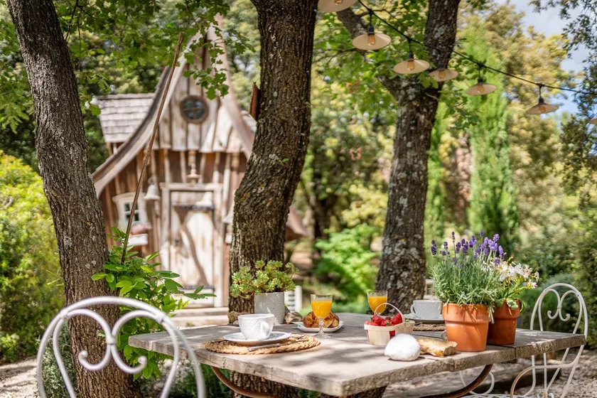 The Fairy Cabin (Le Clos des Perles) - Image 1
