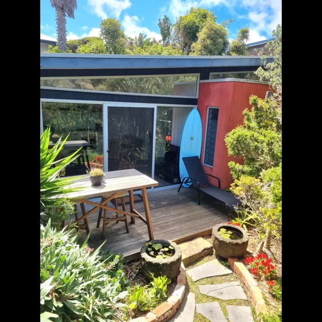 Smith Beach Getaways Beachwood Garden Studio - Image 1