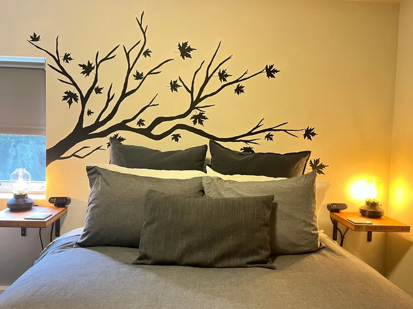 2BR Suite on Alberta St in hip art district - Image 1
