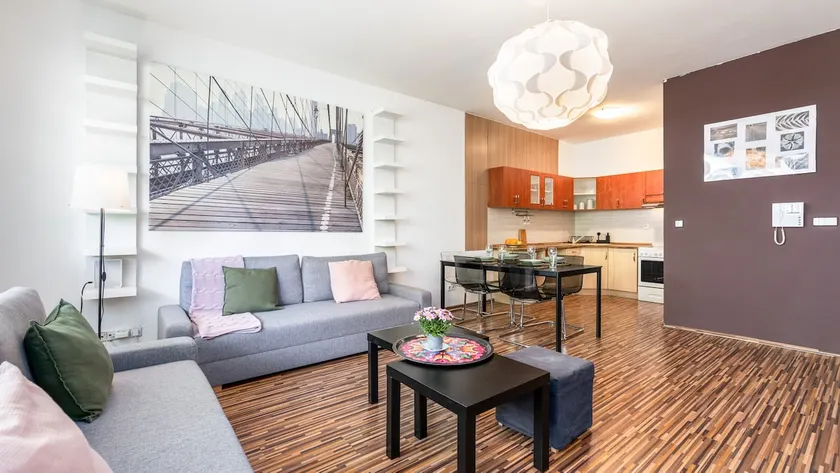 UrbanElegance Escape, top location, private parking - Image 1