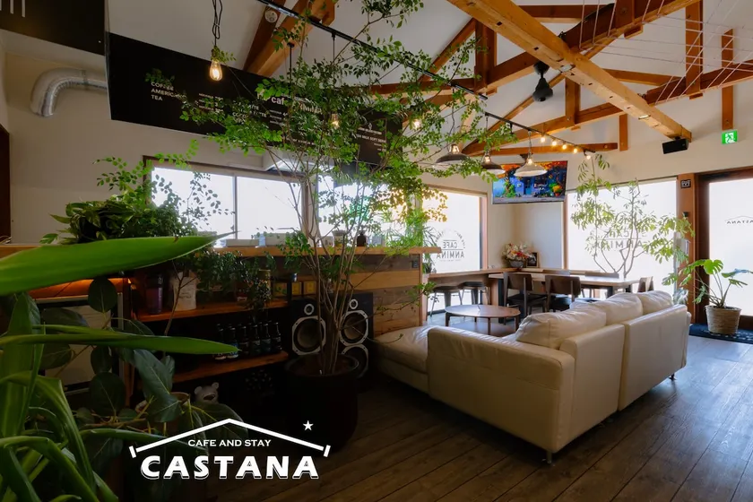 An experience of staying in café Castana, Max 7pax - Image 1