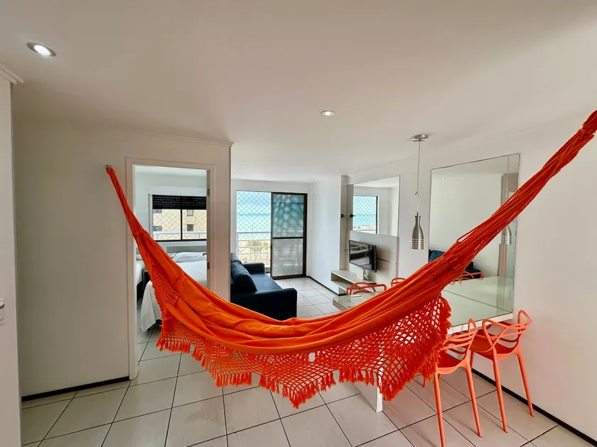 Beautiful 2-Bedroom Sea View Apartment 50m from the Beach - Image 1