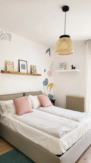 Apartment with 2 bedrooms and terrace - Image 1