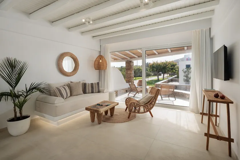 Deluxe Villa with Garden View - Image 1