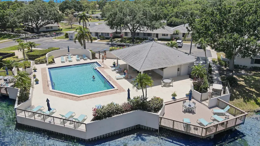 Pet Friendly-Walk to PGA Resort - Image 1