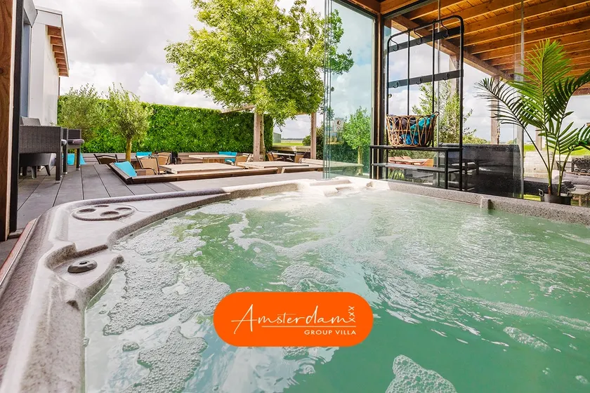 Amsterdam Group Villa 20 plus beds 4 - 5 bedrooms - Image 1