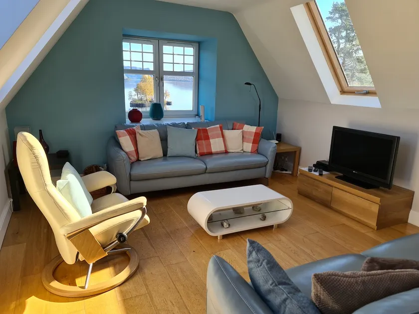 Lochside House - Image 1