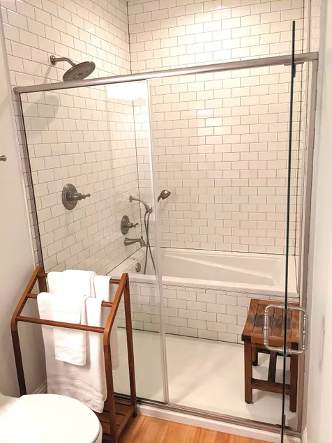 New Luxurious Spa Studio Apartment | Sleeps 8 - Image 1
