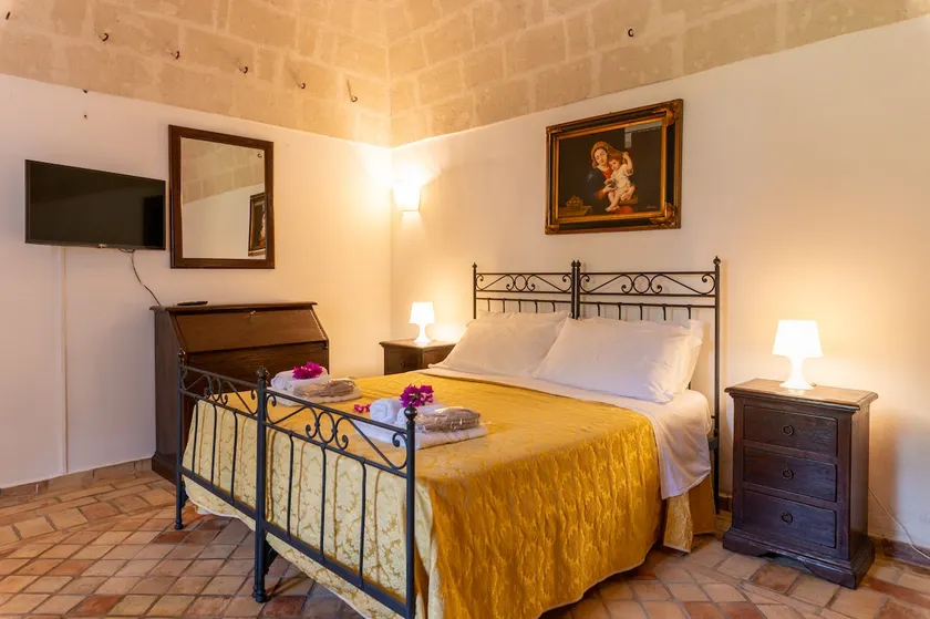 La Mimosa: Ancient Farmhouse + Marine Reserve - Image 1