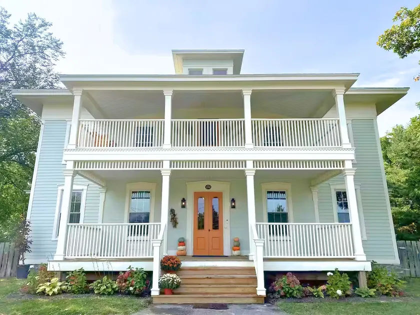 Keuka Wine Trail Farmhouse - Image 1
