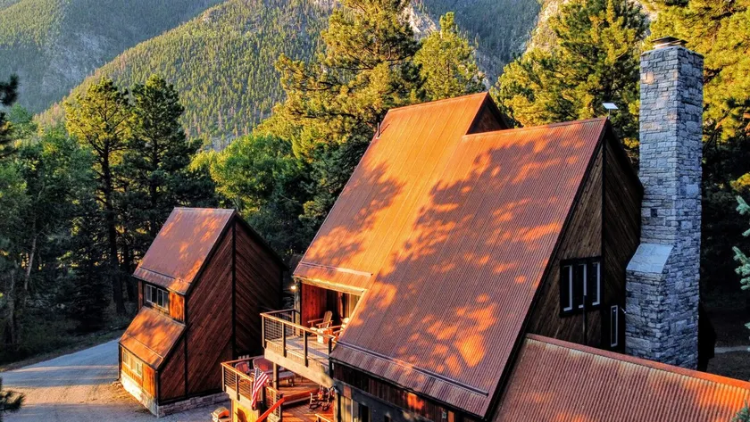 6 minutes to the hot springs, Cedar Lodge! - Image 1
