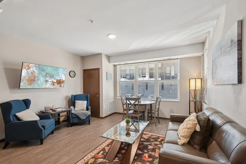 Posh Suite in Eastern Twin Cities (Saint Paul) - Image 1
