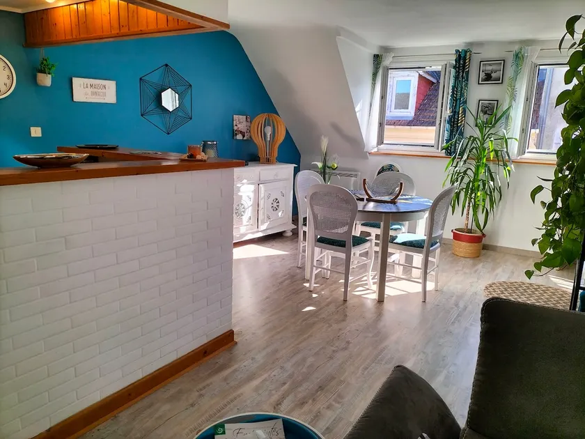 Près des Thermes de Bagnères de Bigorre, loft 3 étoiles, coloré et baigné de lumière - Image 1