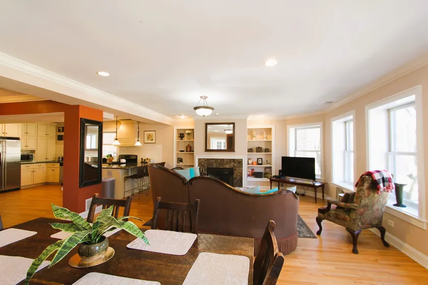 Condo with open concept is a place to call home - Image 1