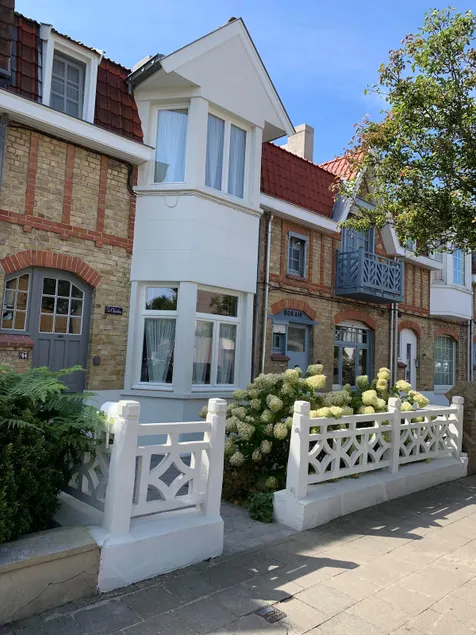 Les Chardons Holiday Home - Image 1