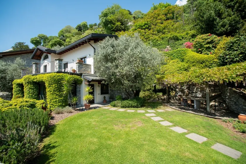 Lovely Cascina. Stunning Lake Views & Sun Deck - Image 1