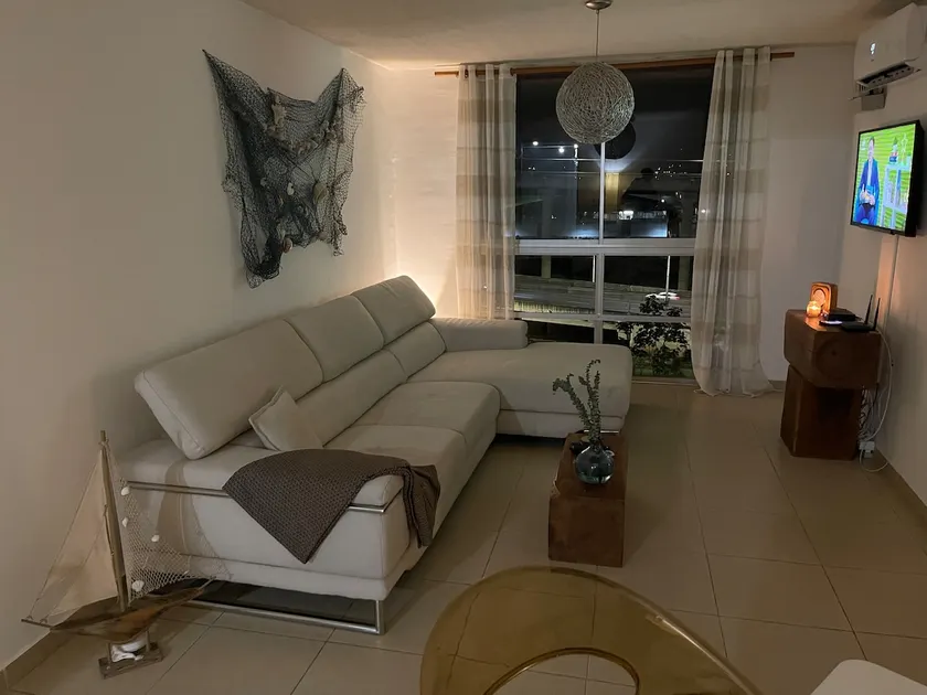 Min. 7 nights, 10 min from Tocumen Airport. - Image 1