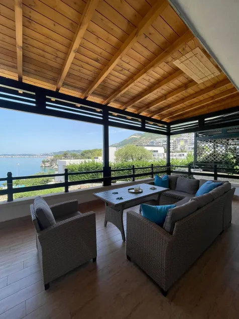 Aneta's Beach House - Image 1
