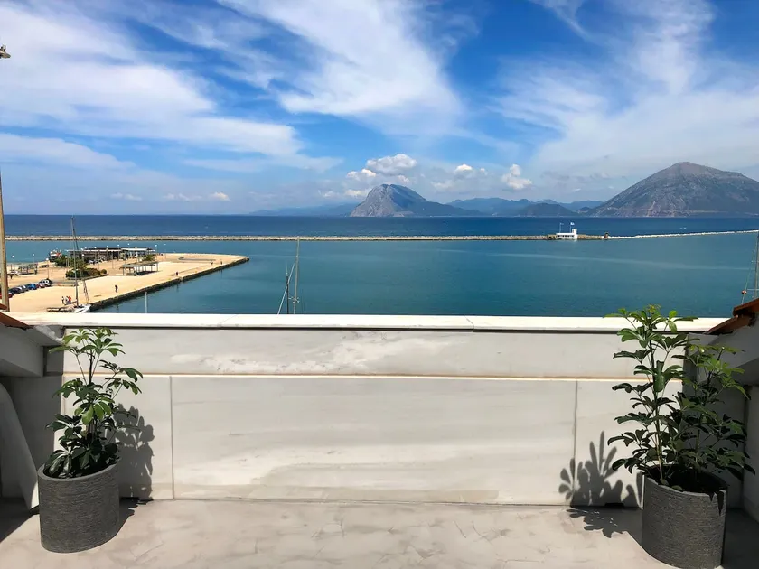 Roof apartment with a view - Image 1