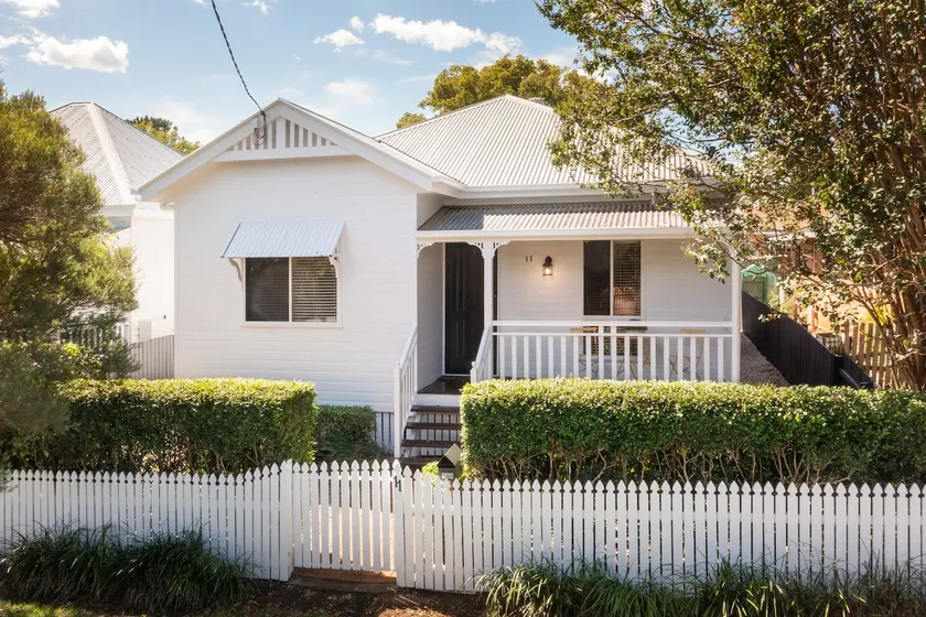Cottage on Kent - Close to Queen's Park and City - Image 1