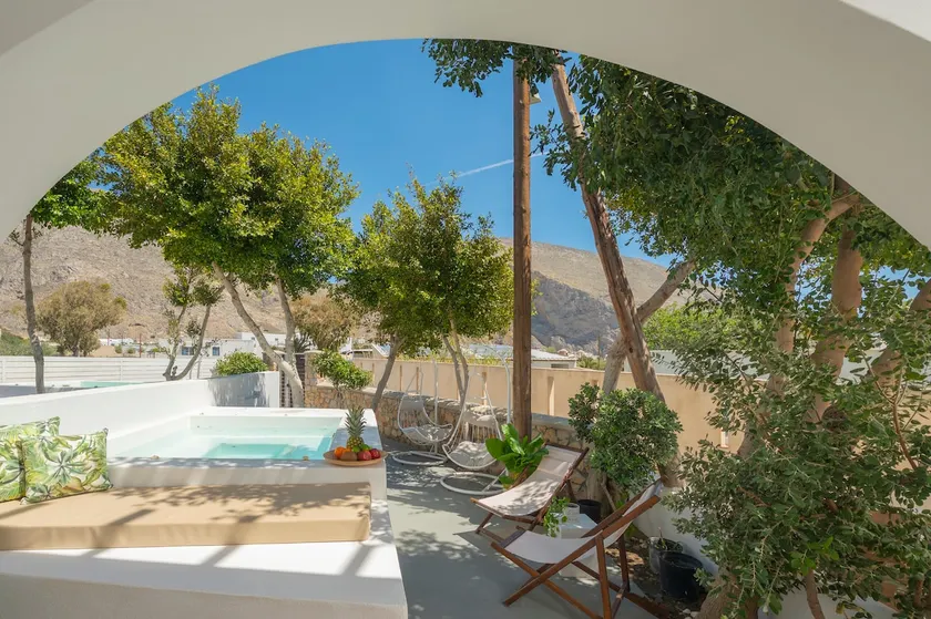 Luxury Three Bedroom apartment with hot tub \"L&E\" - Image 1