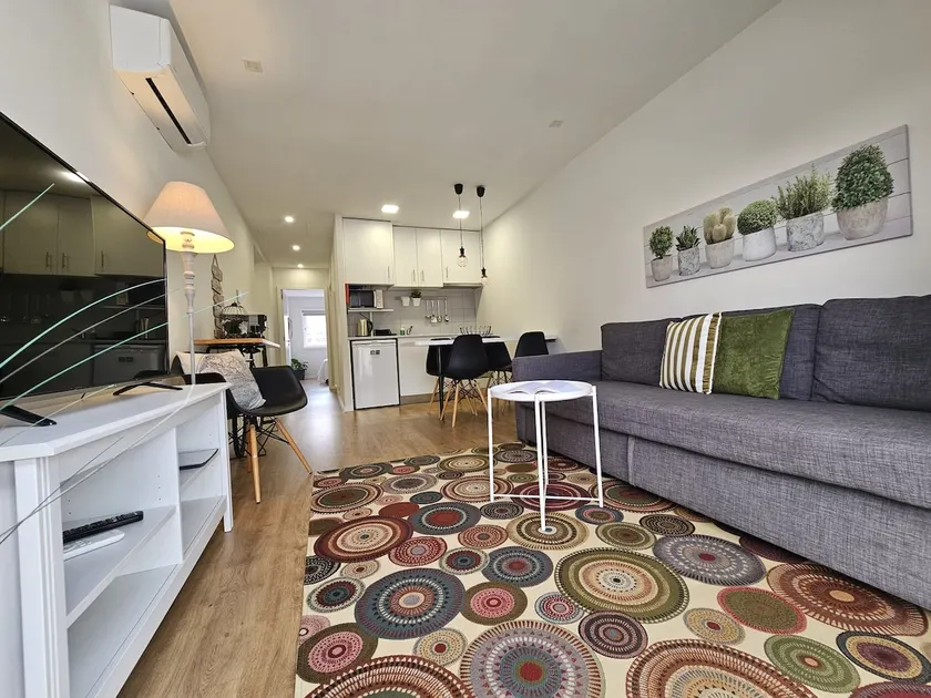 Apartment with a terrace - Image 1
