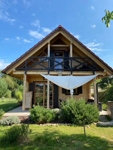 Loghouse Brunka - Escape from life on a highway - Image 1