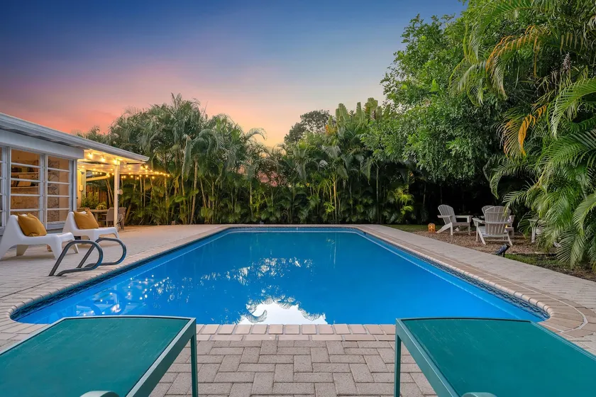 Sunhouse• Private htd pool Oasis 5 min to beach! - Image 1