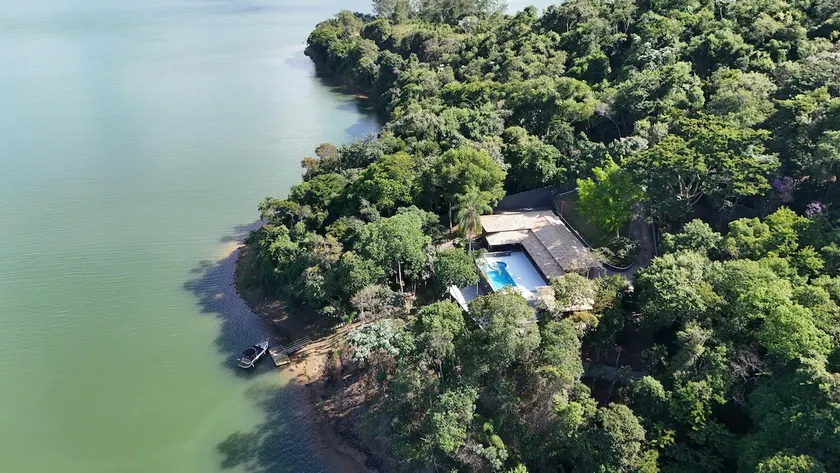House on the dam – Nazaré Paulista, São Paulo - Image 1