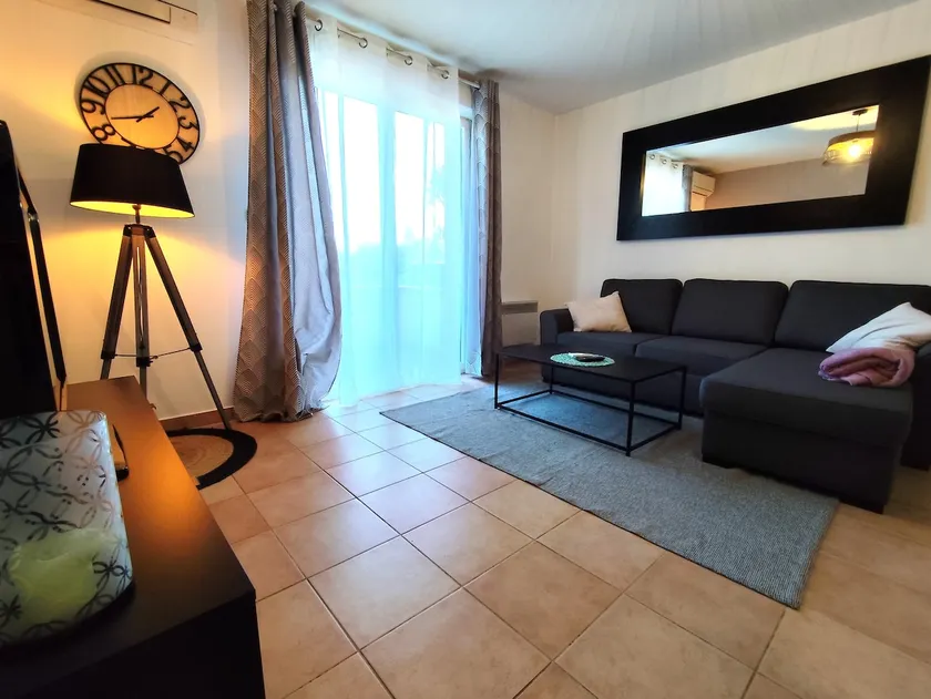 La Noria – Comfort & Ease - Secure Parking - Image 1