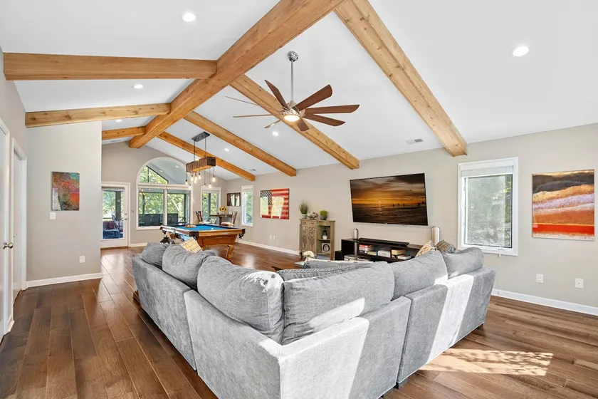 Lakefront Dock • Kayaks • Paddleboards • Sleeps 14 - Image 1